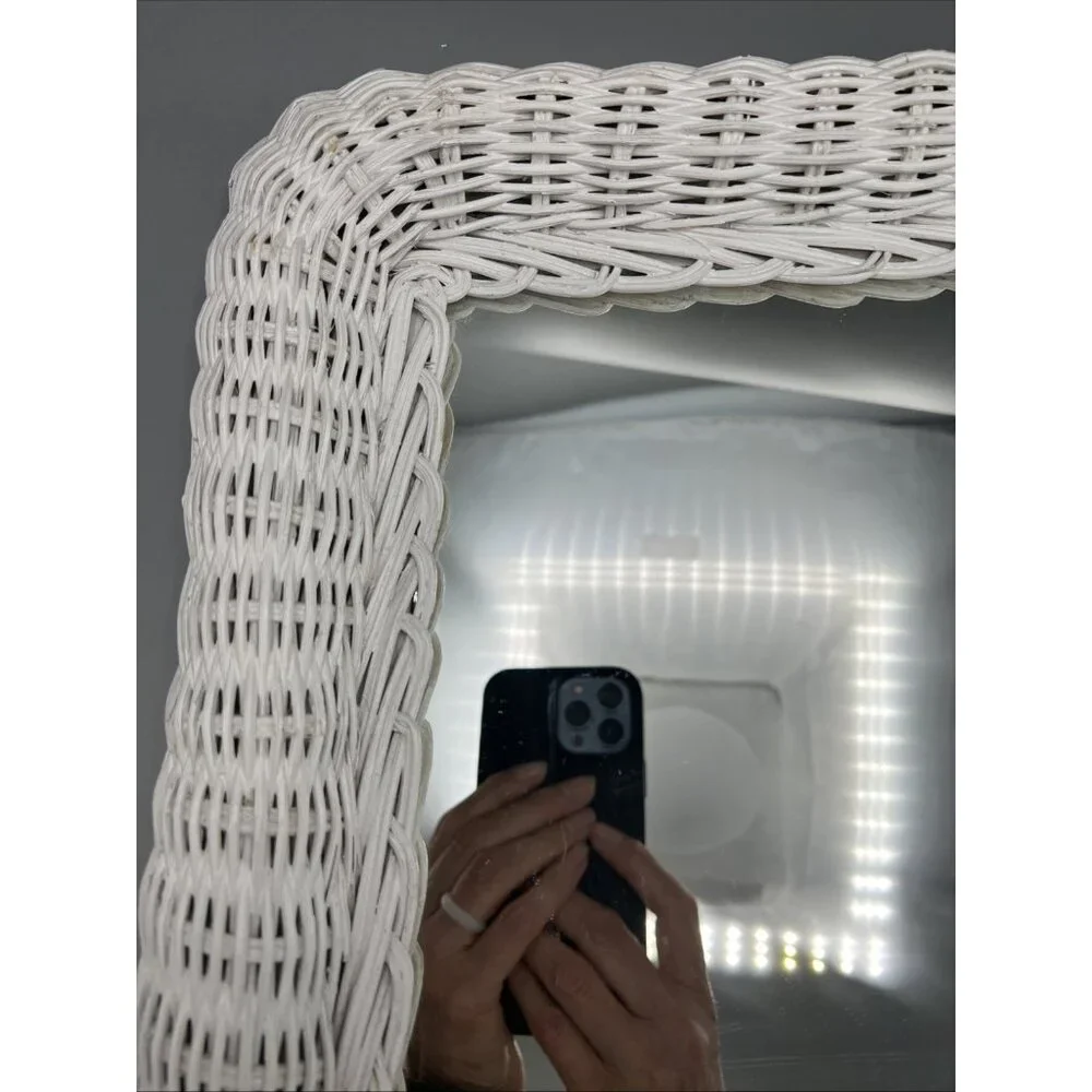White Wicker Wall Mirror Shabby Chic Cottagecore 12x16 Hanging VTG Hong Kong - Picture 6 of 13